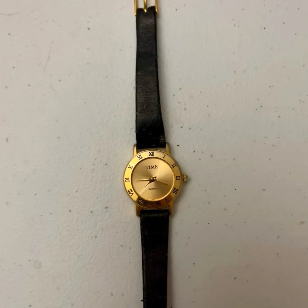 Vintage Time Magazine Quartz Analog Watch with Genuine Leather Band